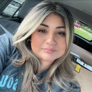 Meet your Posher, Lisa